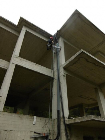 Rope access on building